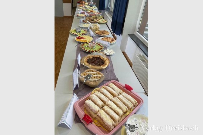 Das reichlich gedeckte Frühstücksbüfett.