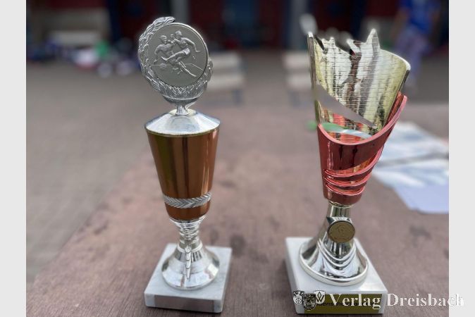 Die begehrten Wanderpokale.