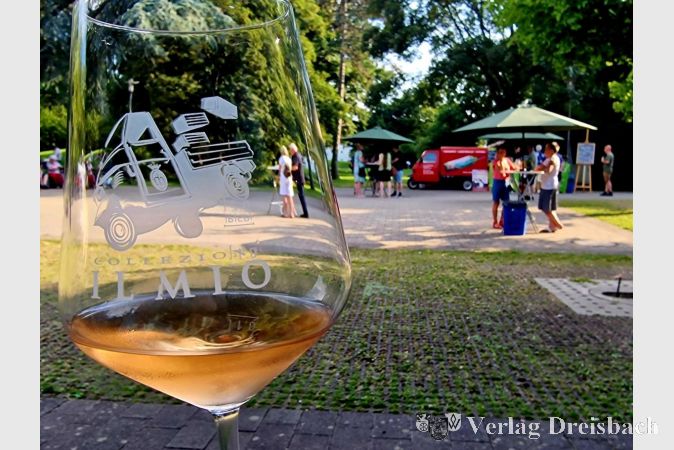 Der neue Weinprobierstand soll die Weinkultur in Kriftel voranbringen.