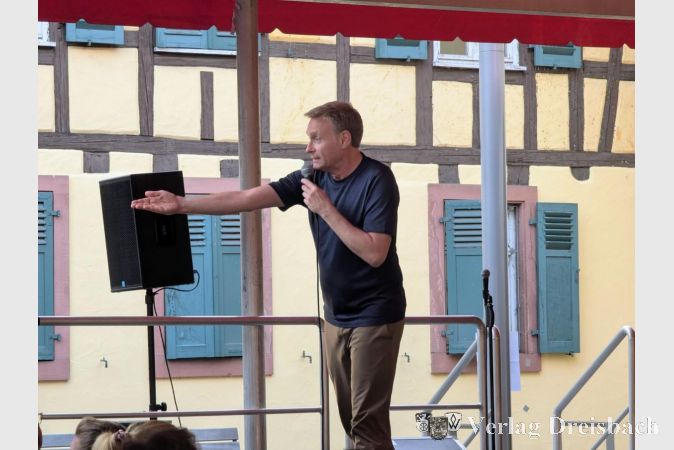 Der gebürtige Leipziger Thomas Nicolai suchte Gespräche mit Zuschauerinnen und Zuschauern aus Sachsen und Thüringen.