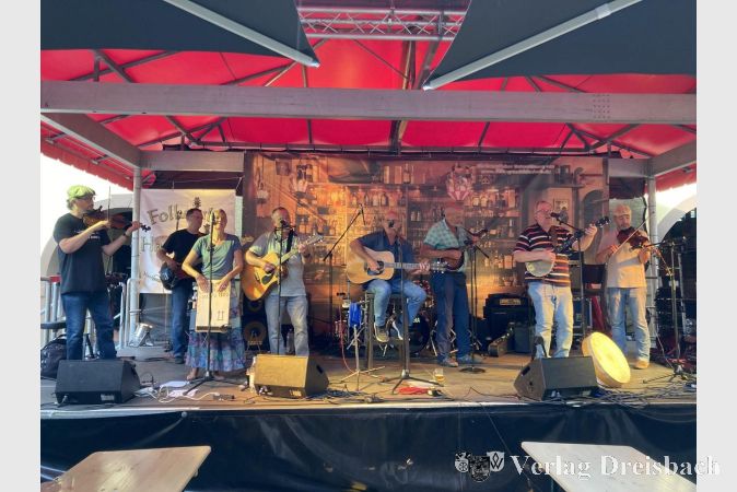 Den Auftakt des Folk & Blues Festivals machten die Krone Folk Friends.