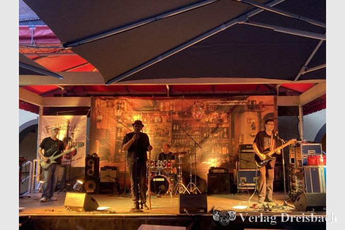 Die Nero Blues Band. Von links: Michael Bates, Larry Doc Watkins, Thomas Busch, Zio Tomasi.