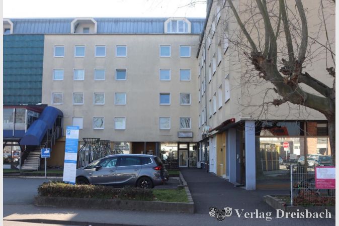 Auch das ehemalige Hotel des Herrnberg-Areals war von der Stadt als Obdachlosenunterkunft in Teilen angemietet. Inzwischen verteilt die Stadt ihre Wohnungslosen auch wegen des geringeren Konfliktpotenzials auf kleinere Einheiten.