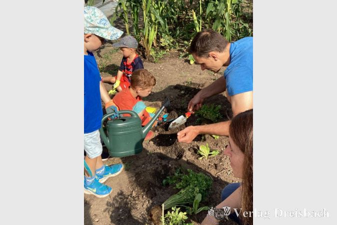 Die eifrigen Kinder wurden von den Acker Buddys unterstützt.