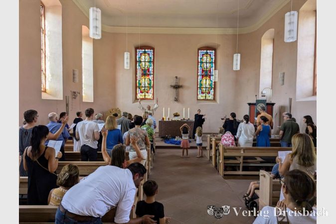 Der fröhliche Einschulungsgottesdienst in Okriftel am Dienstag.