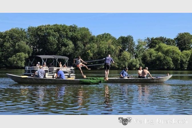 Fischerstechen auf dem Main.