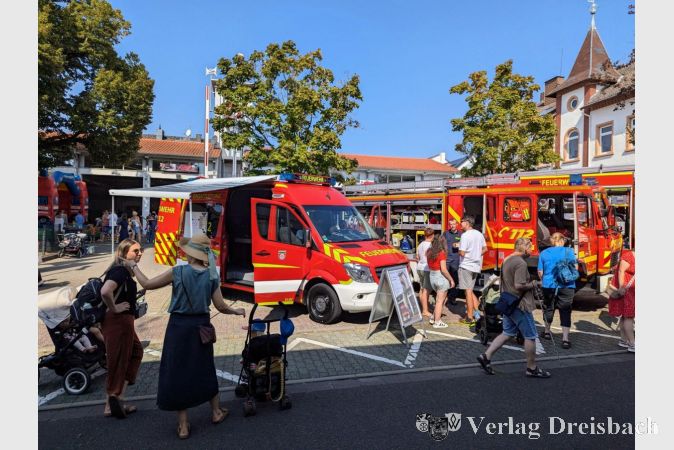 Das Interesse am Inneren der Einsatzfahrzeuge war groß.