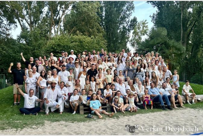 Gruppenbild der feiernden KKK-Schar.