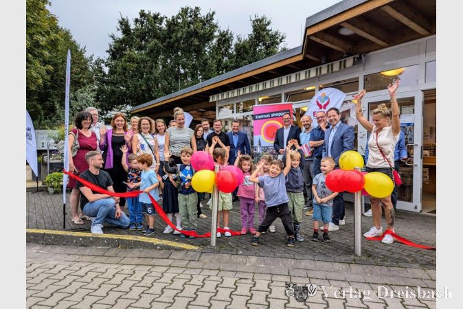Start für "Heimat Shoppen 2024" und die dazugehörige "Kinder-Rallye" in Hattersheim am vergangenen Freitag. Die jubelnden Kita-Kinder konnten es kaum erwarten die Teilnahmebögen zur Rallye in Empfang zu nehmen.