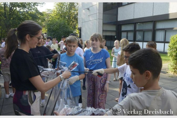 Engagement auch an der Heinrich-Böll-Schule, hier mit Maren Walter, Leiterin der Förderstufe.