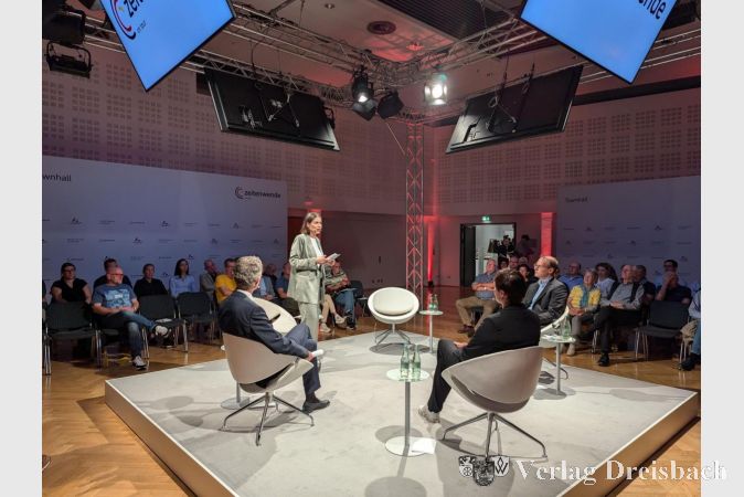 Karina Mößbauer übernahm die Moderation des Abends.