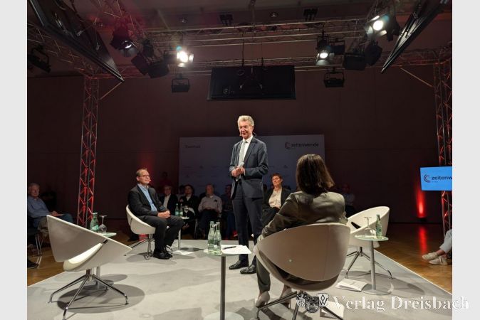 Christoph Heusgen, der Vorsitzende der Münchner Sicherheitskonferenz, begrüßte die prominenten Diskussionsgäste und das Publikum.