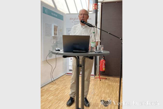Karl Heinz Spengler bei seinem Vortrag zum Flettner-Rotor.