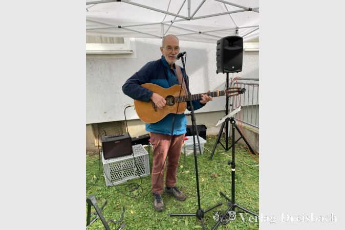 Chris Savage sorgte für musikalische Unterhaltung.