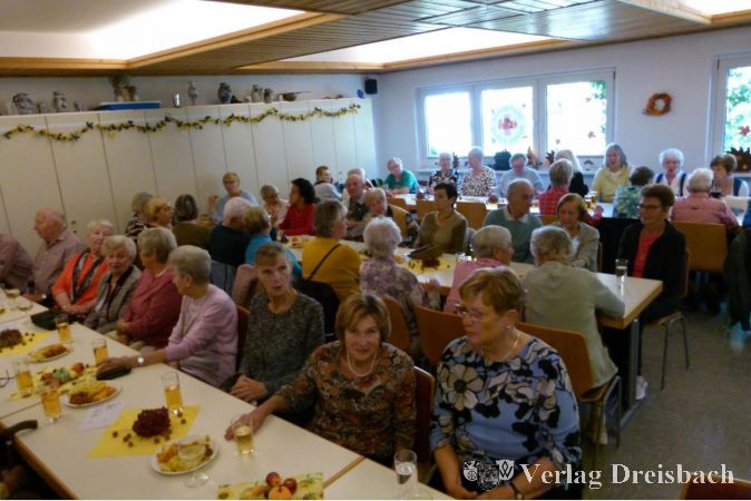 Volles Haus im DRK-Heim zum Erntedankfest.