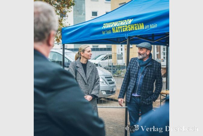 Architektin Dip.-Ing. Katharina Schmidtke und Thomas Kettenbach vom Referat für Bauen, Planen und Umwelt der Stadt Hattersheim am Main.