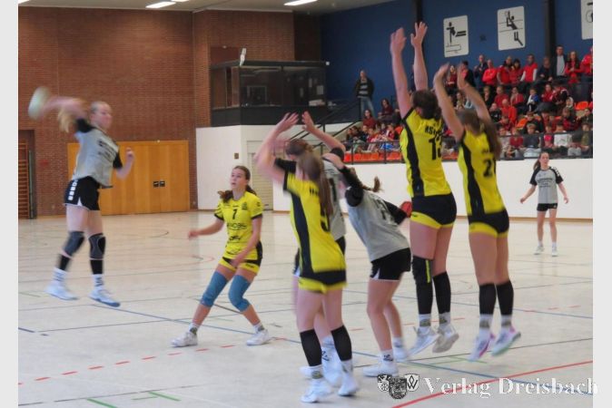 Auf dem Sprung: Die weibliche C-Jugend ist weiterhin Zweiter in der Regionalliga.