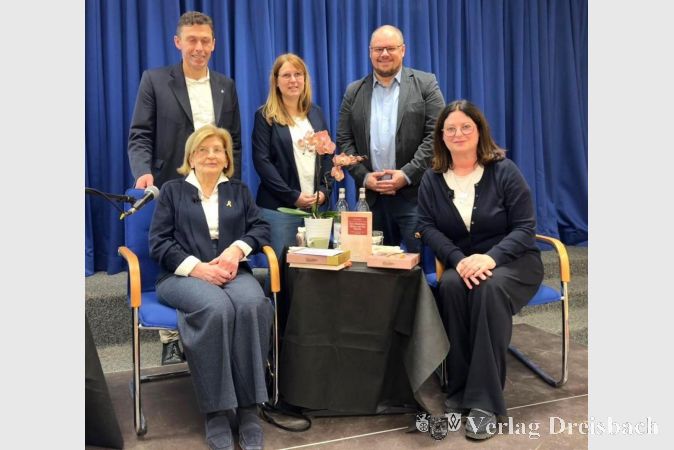 V.l.n.r.: Eva Szepesi, Dr. Mark Fachinger. Nora Bevern, Alexander Heyd und Anita Schwarz.