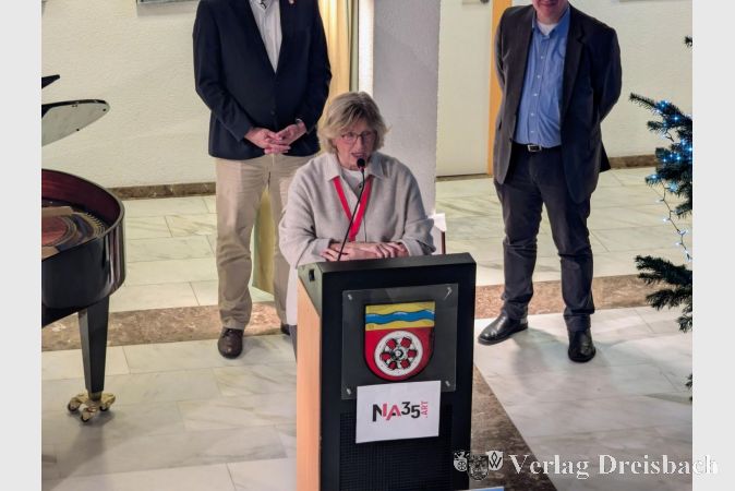 Ingrid Franke stellte dem Publikum die Malgruppe NA35 näher vor.