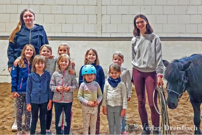 Gruppenbild des Kurses „Kleine Schlümpfe“ aus dem Juni 2024.