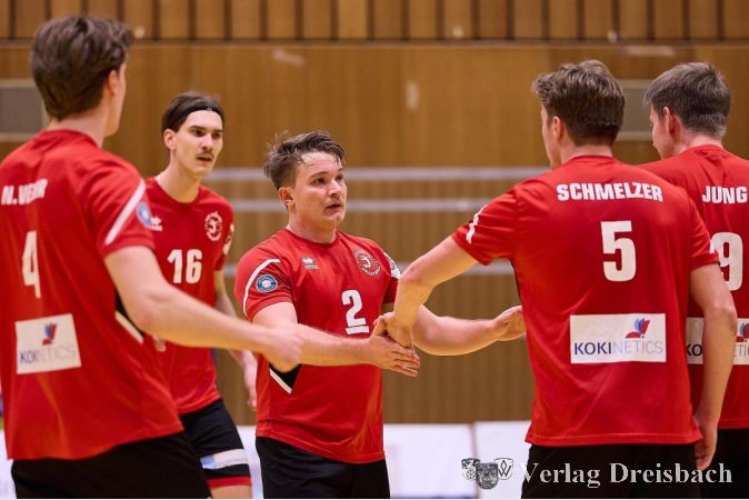 Jahresstart missglückt: Tobias Thiel (Nr.2) und sein Team verlieren in Dresden mit 1:3.