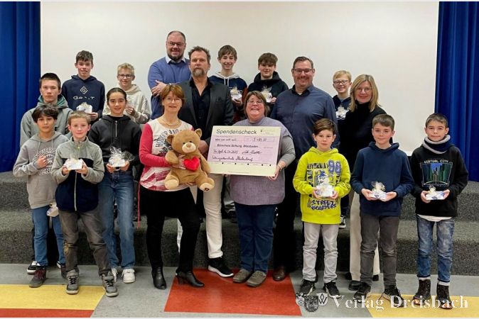 Spendenübergabe in der Weingartenschule am Donnerstag vergangener Woche.