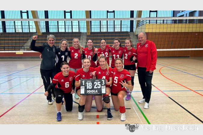 Kriftels Damen haben wieder einen Grund zum Jubeln: Durch den Sieg gegen Griesheim rückt das Team auf den Relegationsplatz vor und hat den Klassenerhalt fest im Blick.