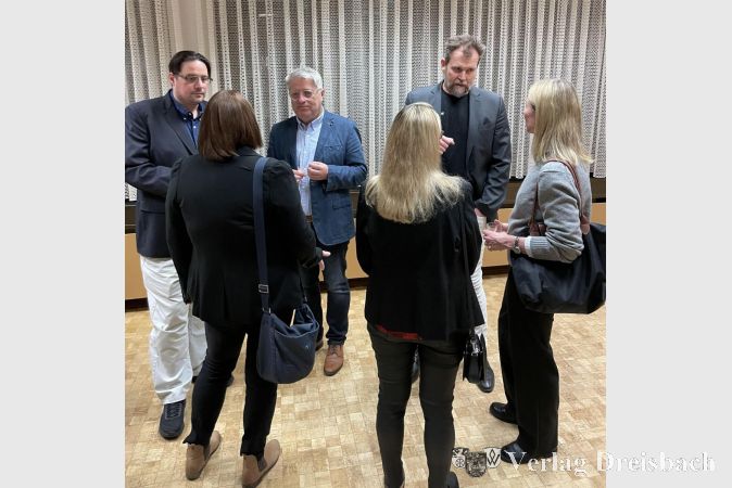 Diskutierten interessiert: Zuhörerinnen und Zuhörer beim Lions Club Neujahrsempfang.