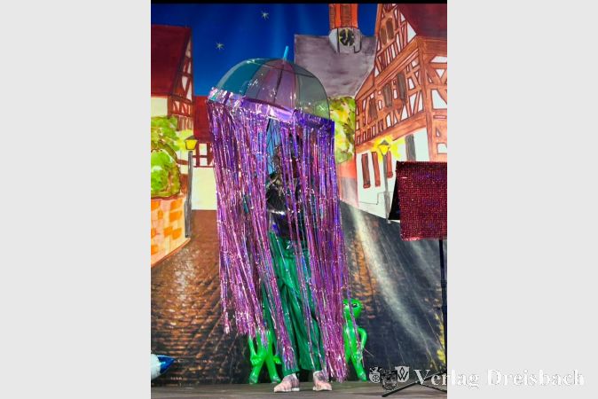 Birgit Bartels als „eine Außerirdische auf Mission“.