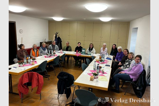 Zufriedene Gesichter bei der Jahreshauptversammlung des Frauenchors Cantabile.