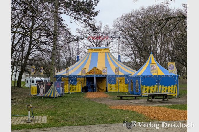 Der Mitmach-Circus Casselly hat im Freizeitpark sein Zelt aufgeschlagen.