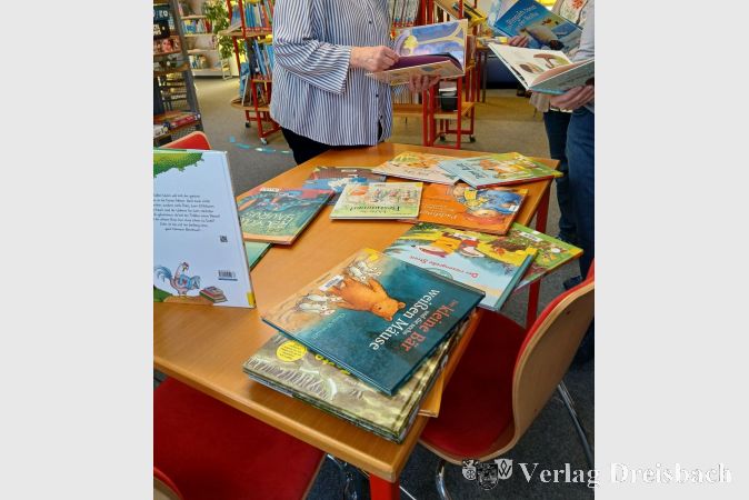 Eine große Auswahl an geeigneten Büchern zum Vorlesen stand zur Auswahl.