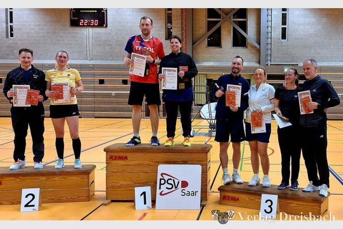 Mit dem Remagener Oliver Schmidt eroberte die Flörsheimer Badmintonspielerin Katrin Remsperger die Süddeutsche Mixed-Meisterschaft in der Altersklasse 40.