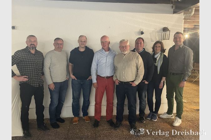 Auf dem Bild sind der bisherige und der neue Vorstand vereint. V.l.n.r. mit Oliver Kaus, Oliver Kinzel, Tobias Klug, Werner Schneider, Peter Reinecke, Markus Messerschmidt, Theresa Windorf und Christian Schwarzer, es fehlen Katja Seitz und Ute Walter.