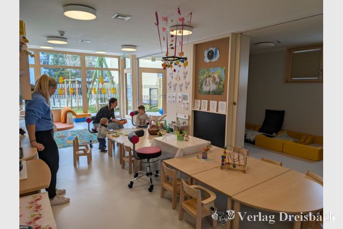 Freundlich gestaltete Gruppenräume bieten den Kindern viel Platz zum Spielen, Lernen und Entdecken.