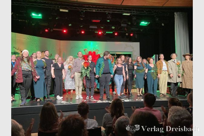 Standing Ovations nach der Vorstellung.