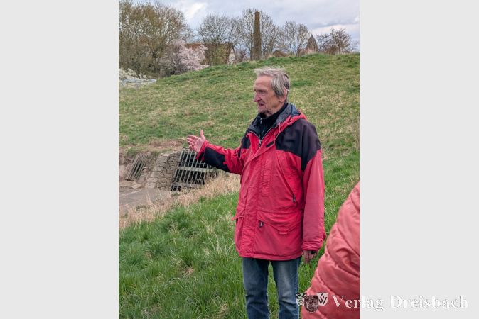 Hochwasserrückhaltebecken im Fokus: Um die Funktionsfähigkeit zu erhalten, musste hier zuletzt eine erhebliche Menge Schlamm ausgebaggert werden.