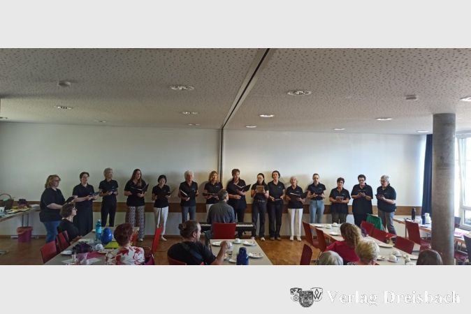 Auftritt des Frauenchors Cantabile Hattersheim im Südringtreff.