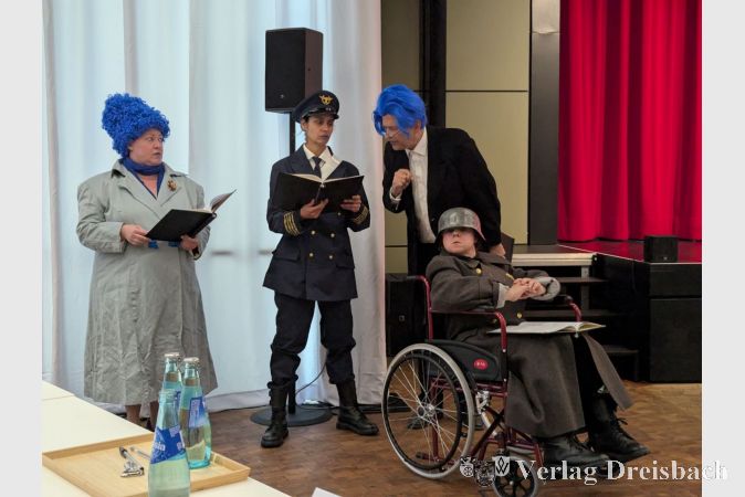 V.l.n.r.: Mélanie Linzer, Aylin Kekec, Frederick Lankau und Valerie Bolzano in ihren Rollen.
