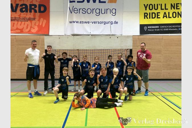 Auch die männliche E1-Jugend hat nach zwei Turniersiegen Grund zur Freude.