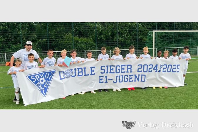 Die Double-Sieger: E1-Junioren des SV 07 Kriftel.