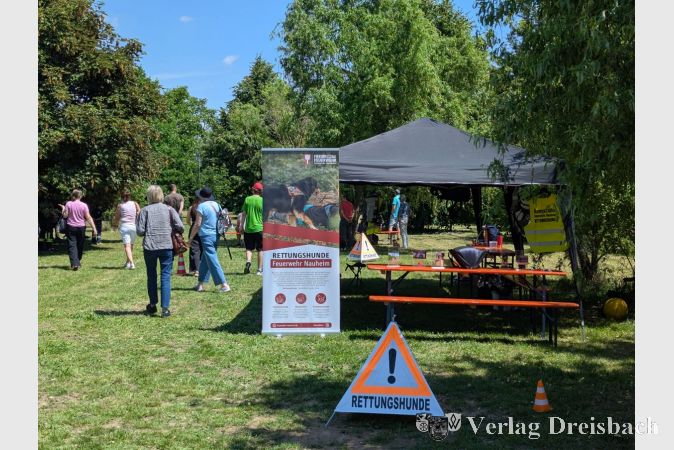 Die Vorführung der Nauheimer Rettungshundestaffel war ein erster Zuschauermagnet am Samstagmittag.