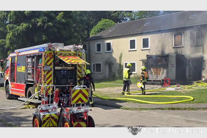 Einsatzkräfte der Hattersheimer Feuerwehren absolvierten ein anspruchsvolles Ausbildungswochenende auf der "Training Base Weeze".