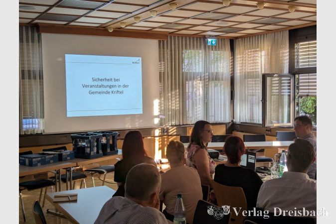 Alicia Seeharsch referierte über die Anforderungen an die Sicherheitsvorkehrungen bei Veranstaltungen in der Gemeinde.