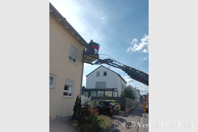 Dank der Drehleiter ist die Montage einfacher und ungefährlich.