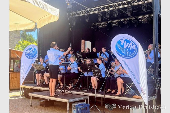 Musikalische Begleitung durch den Musikverein Flörsheim: Der Verein sorgte beim Frühschoppen für den passenden musikalischen Rahmen.