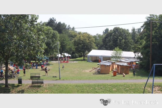 Der Abenteuerspielplatz in Kermag/Falkenberg ist wieder für zwei Wochen Schauplatz der Flörsheimer Ferienspiele mit 140 Sieben- bis Zwölfjährigen.