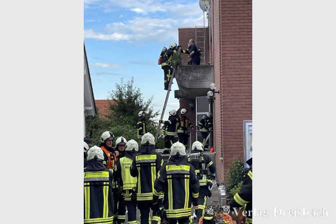 Im Szenario brannte es im oberen Stockwerk des Gemeindehauses.