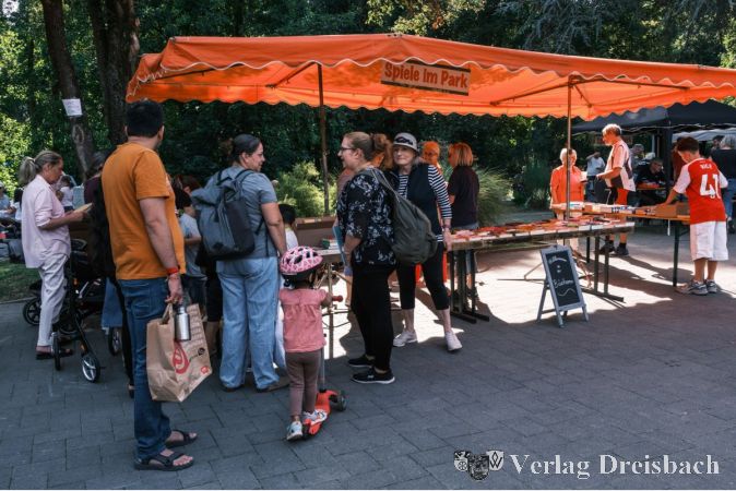 Bücherflohmarkt der Gemeindebücherei.