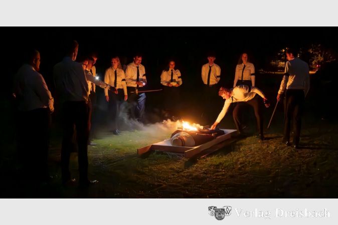 Feierliche Feuerbestattung am Dienstagabend: Nehmt Abschied, Brüder Kerbeborsch, der Johann geht von uns...